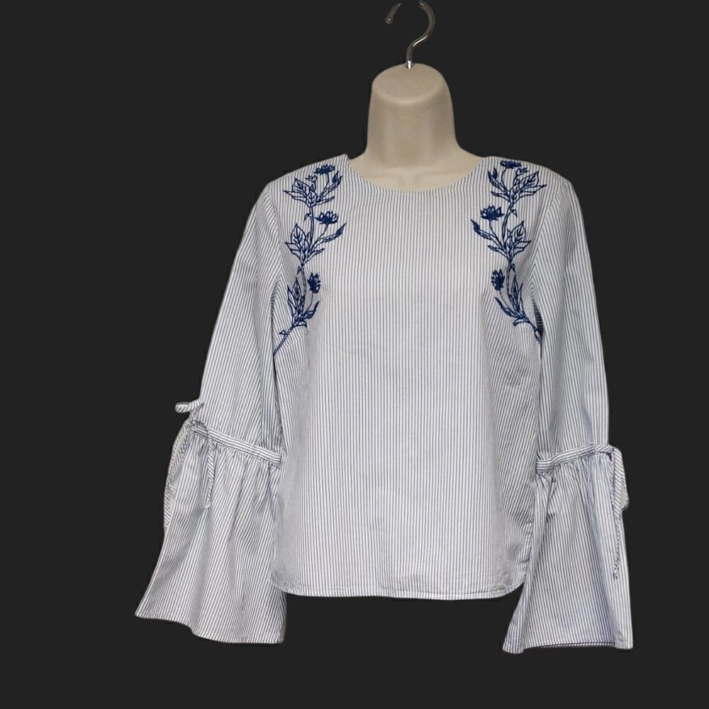 𝅺Dizzy Lizzy Bell Sleeve Embroidery Floral Blue Striped Top Size XS